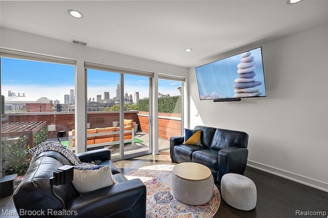 Building Photo - 284 Alfred St