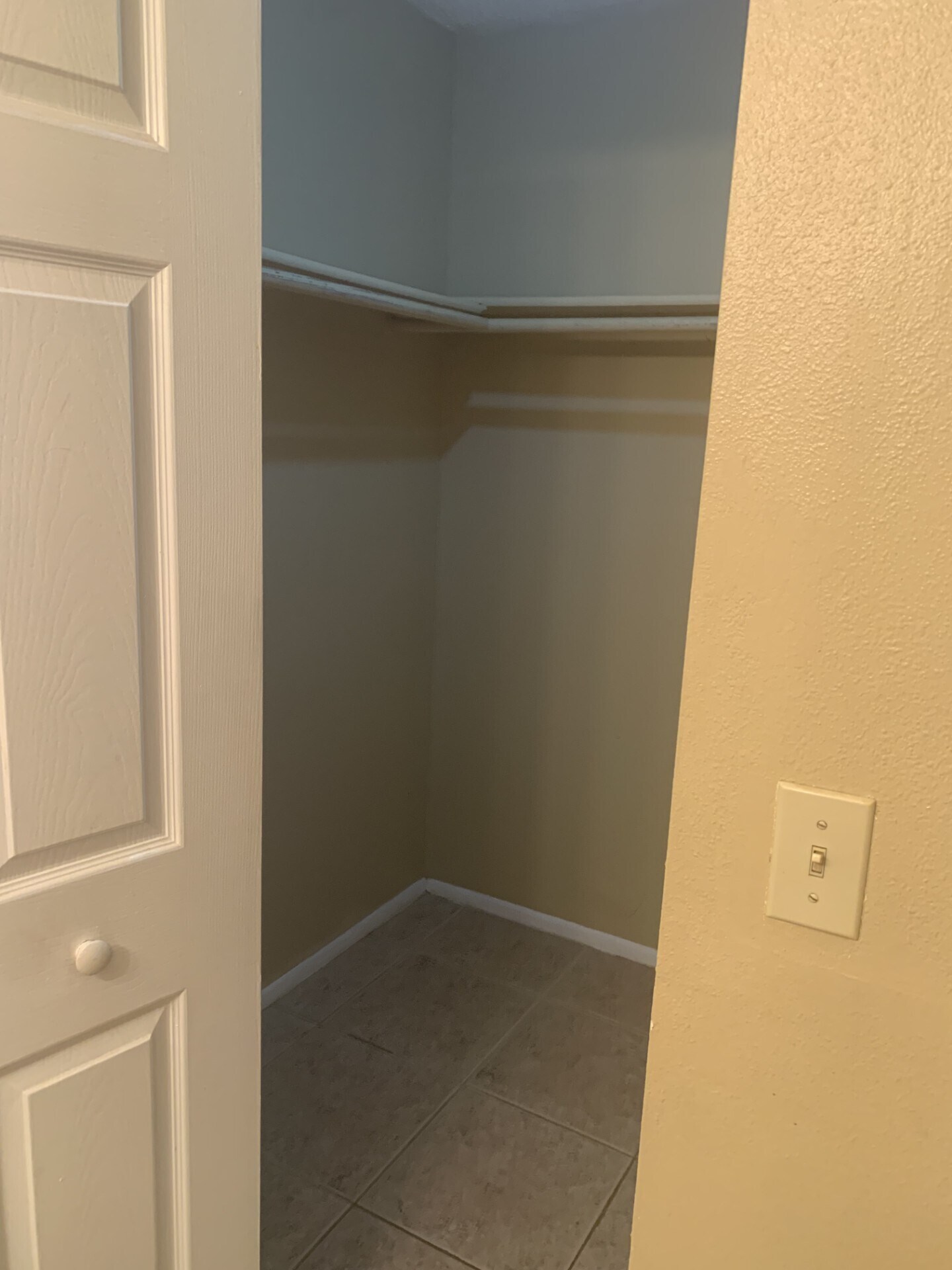 master walk in - 1916 Marcia St