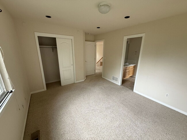 Building Photo - 8130 Lighthouse Ln