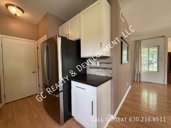 Building Photo - 308 Windsor-Unit A