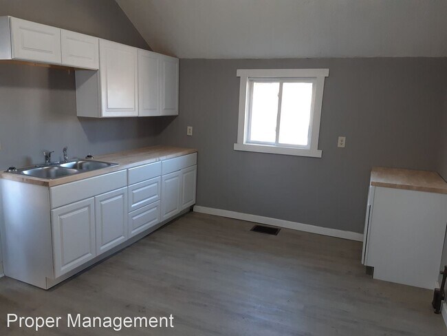 Building Photo - 2 br, 1 bath House - 2247 Catalpa Dr