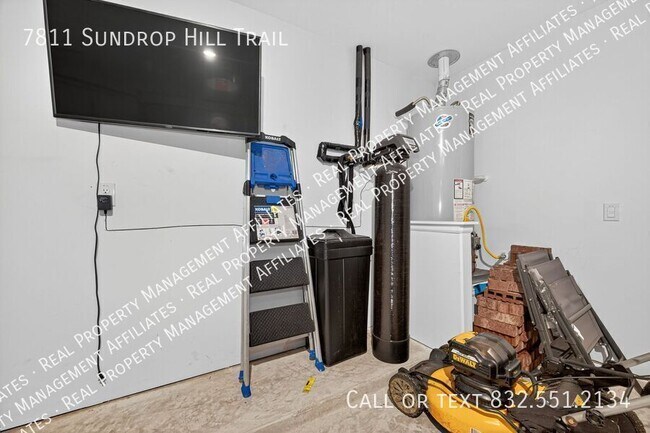 Building Photo - 7811 Sundrop Hl Trl