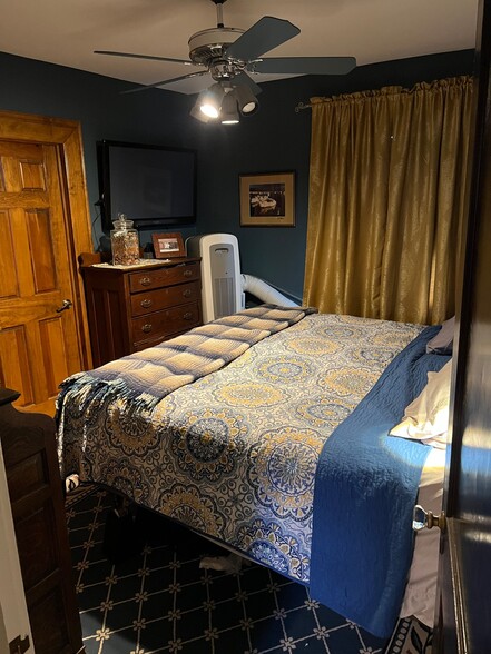 Building Photo - 903 E Lincoln Ave