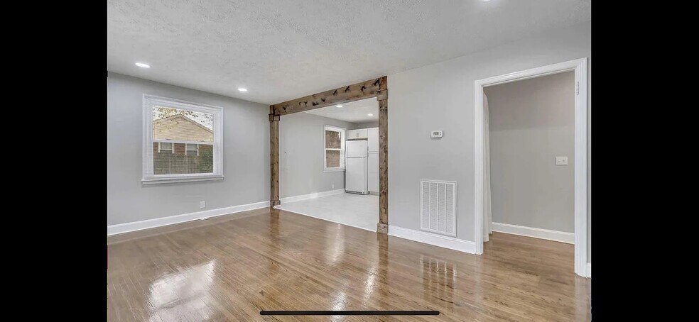 Building Photo - 2929 Teakwood Dr