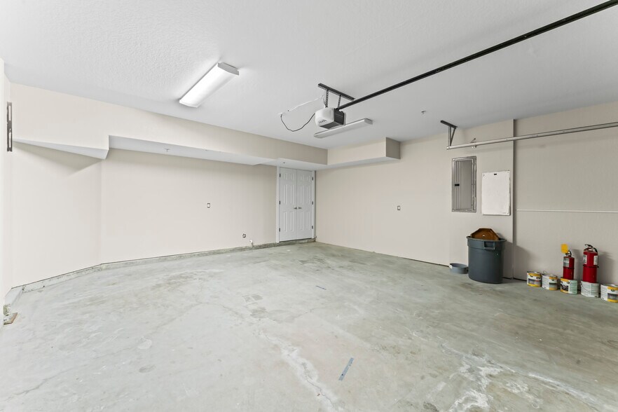 Two Car garage Attached - 113 S Newport Ave