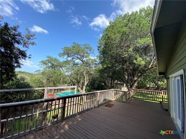 Building Photo - 920 Encino Dr