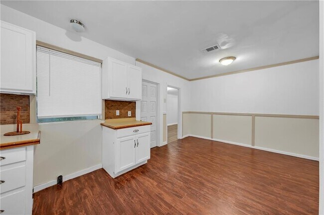 Building Photo - 4813 Chaudron Dr