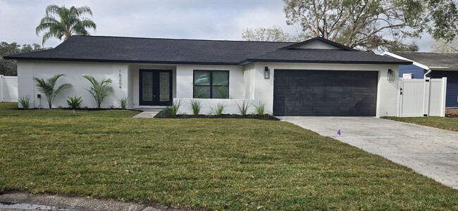 Primary Photo - Completely remodeled 4 Bed 4 Bath home wit...