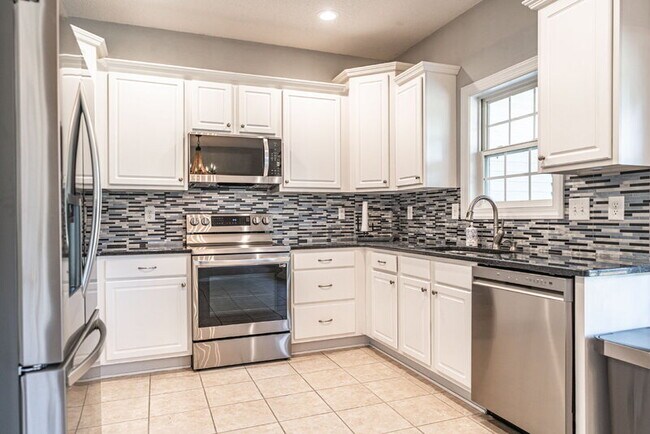 Building Photo - 167 Laurel Oak Ln