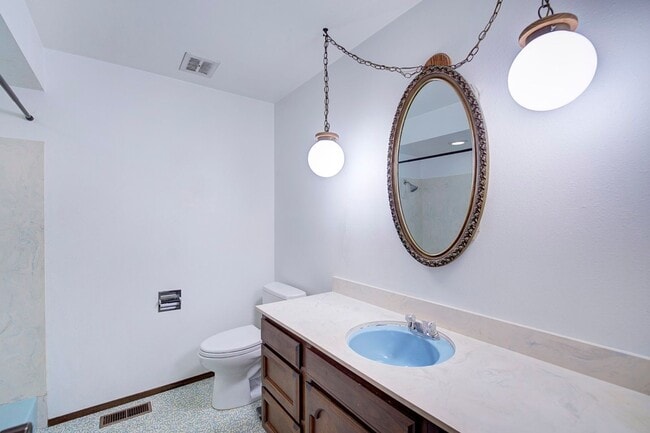 Building Photo - 5Bd/3Ba Edmonds House