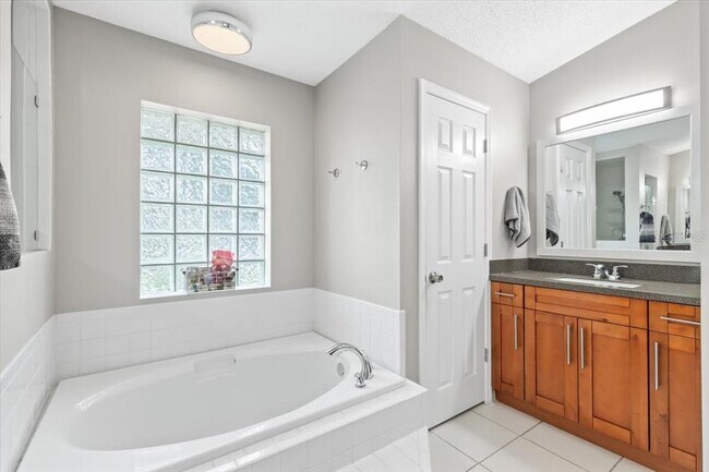 Building Photo - 22852 Fern Ct