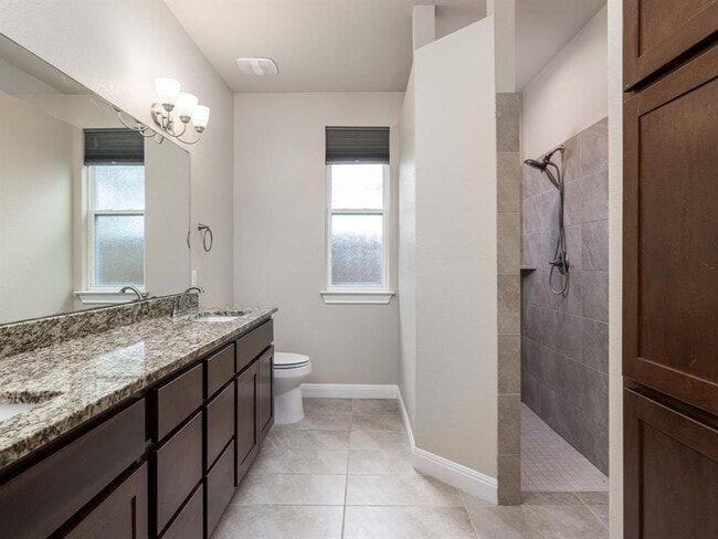 Building Photo - 904 Central Blvd