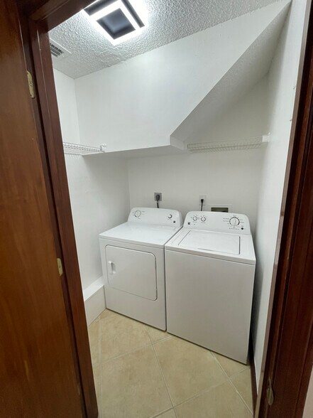 Building Photo - 14255 SW 57th Ln