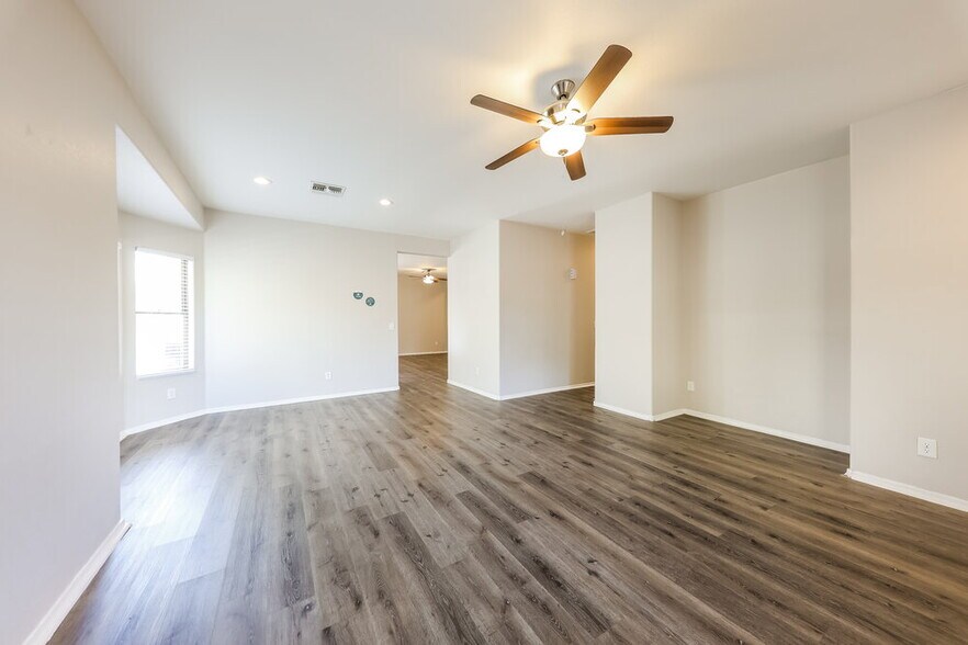 Building Photo - 3405 N 129th Dr