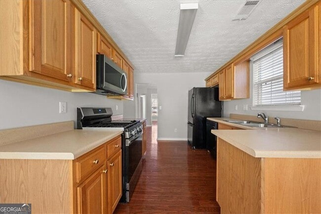 Building Photo - 1424 Gates Cir SE