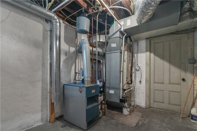 Building Photo - 98 Butler Ave