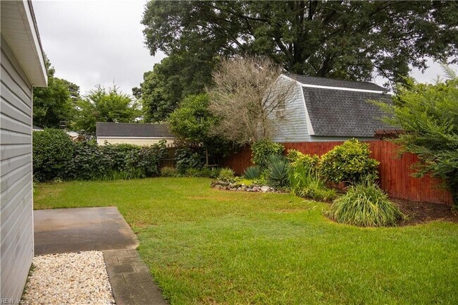 Building Photo - 8321 Halprin Dr