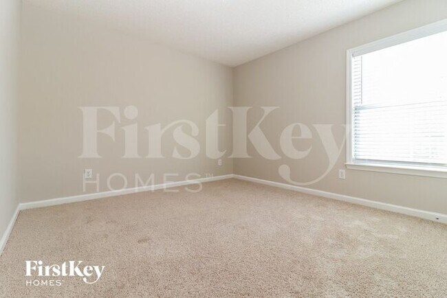Building Photo - 4006 Maple Ridge Ln NW