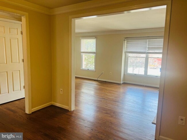 Building Photo - 8008 Broken Reed Ct