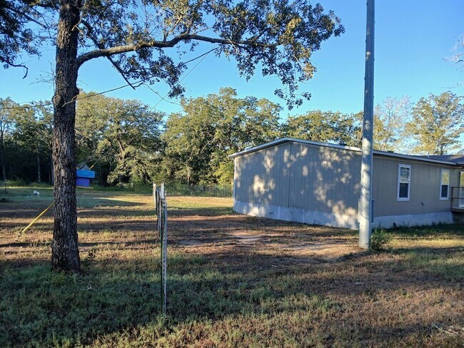 Building Photo - 7070 FM1115