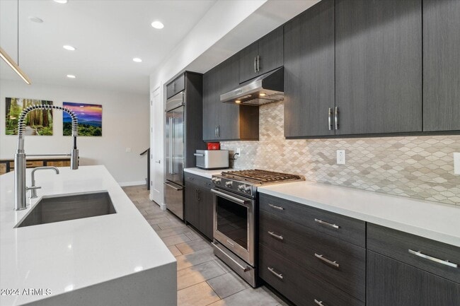 Building Photo - 240 W Missouri Ave