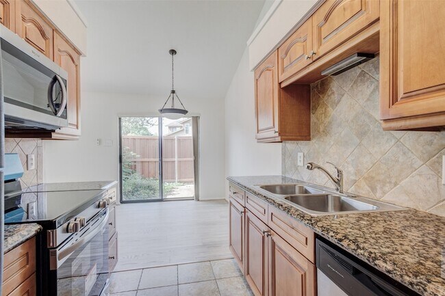 Building Photo - 5640 Cedar Creek Dr