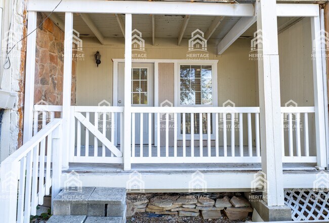 Building Photo - 91 Runaway Bay Dr