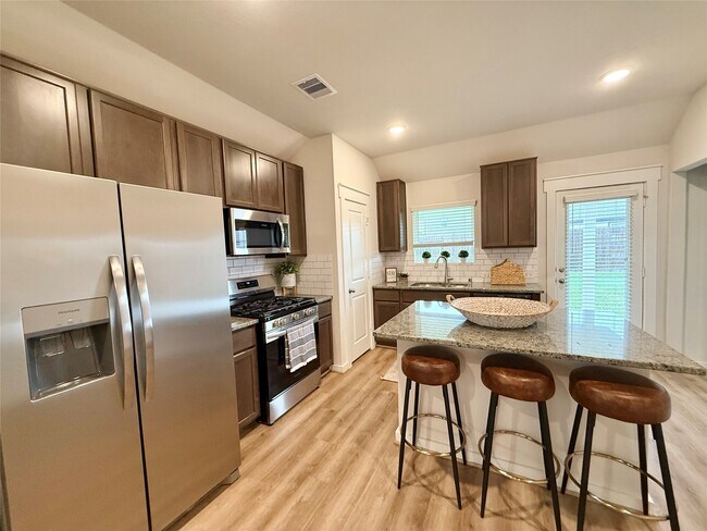 Building Photo - 7534 Coral Ter Dr