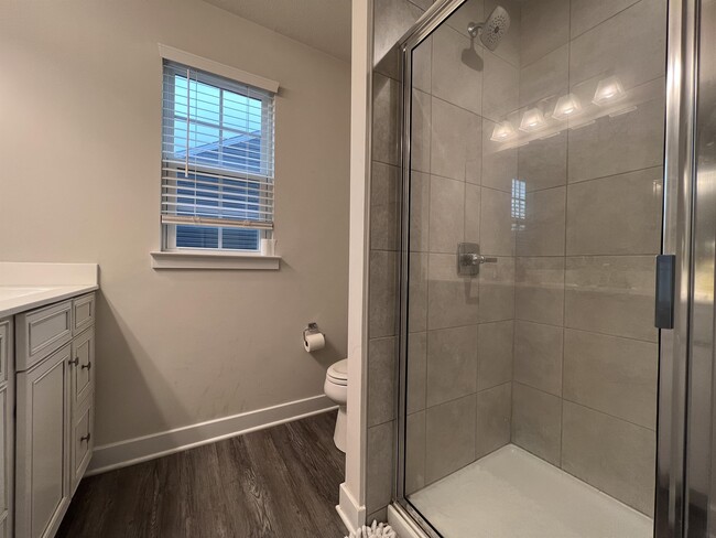 Building Photo - 217 Stonehurst Dr