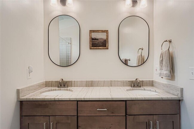 Building Photo - 78 Whitefoord Ave SE