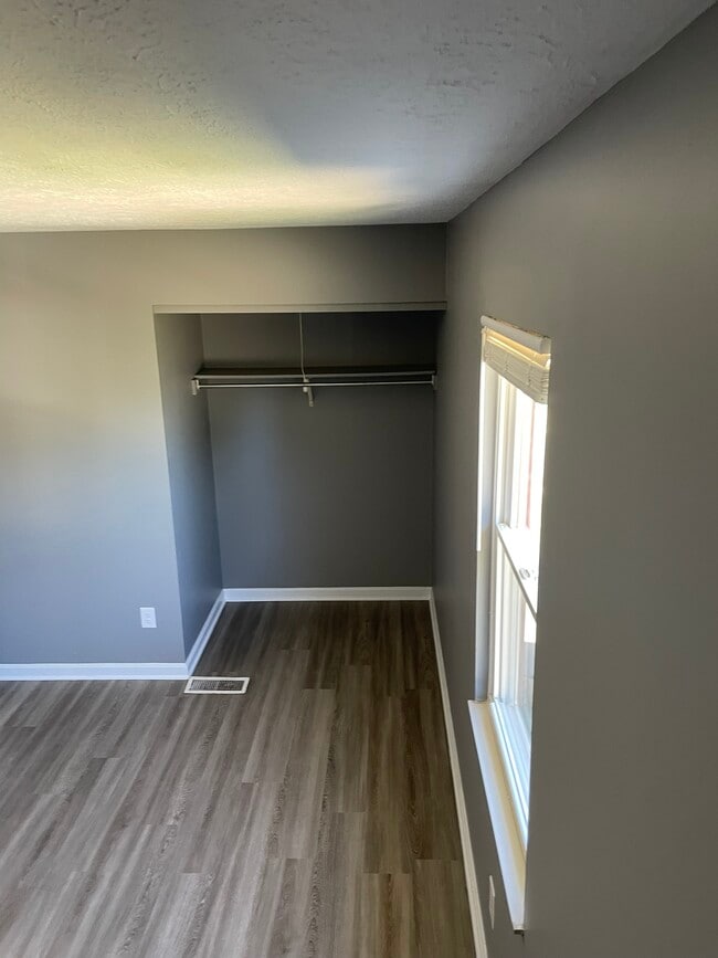 Building Photo - 59 Bustetter Dr