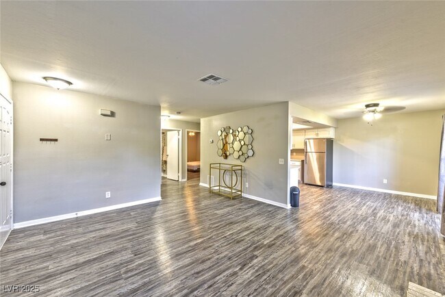 Primary Photo - 6617 W Tropicana Ave