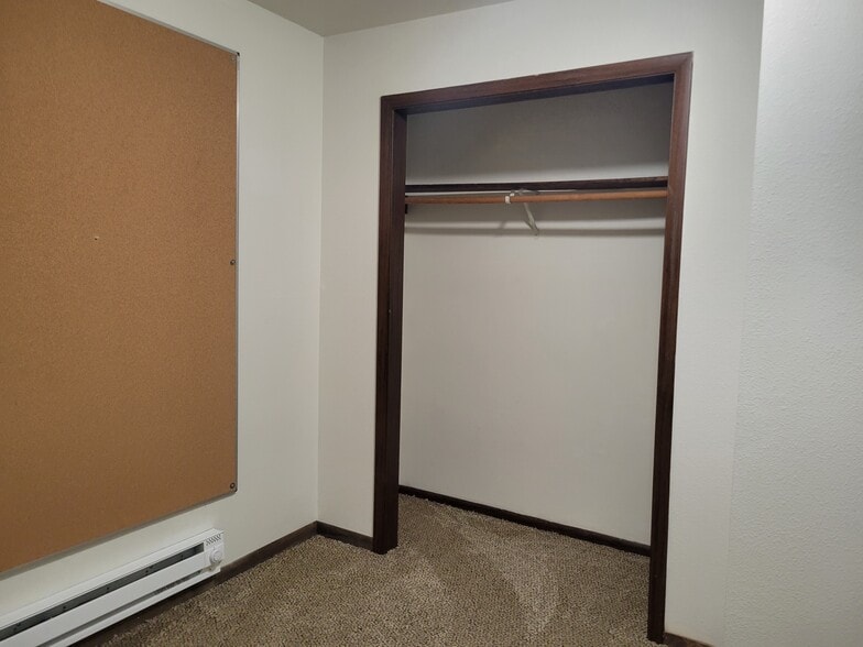 Building Photo - 2240 West Ave S