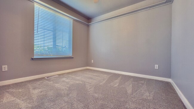 Building Photo - One-Level Home w/ Fenced Yard & Park Access