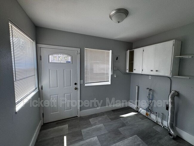 Building Photo - 631 Bertha Ave