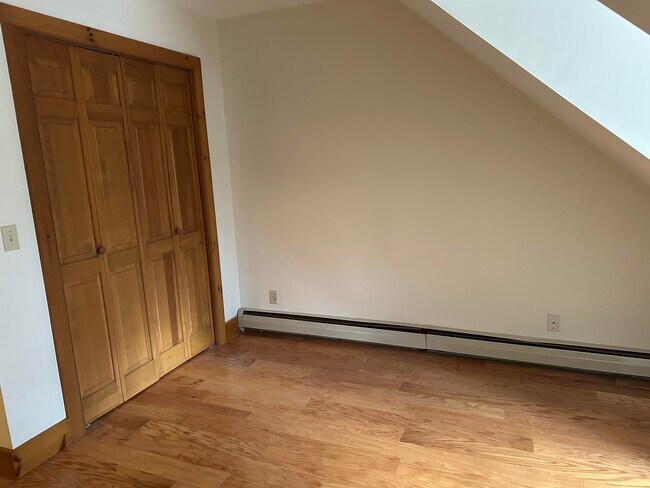 Building Photo - 108 S Bennington Rd