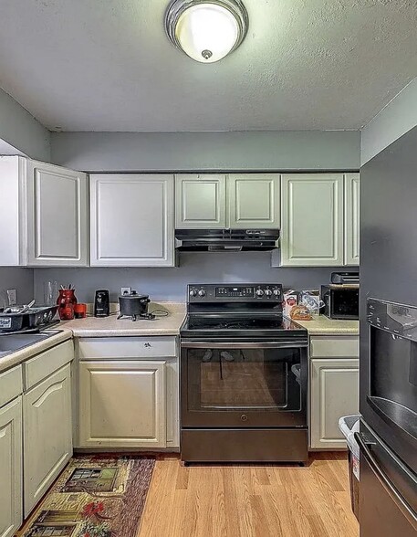 Building Photo - 3514 Magnum Dr