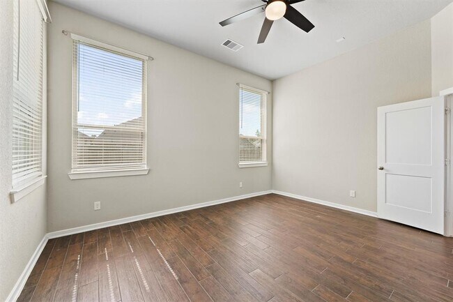 Building Photo - 17040 Shy Leaf Ct
