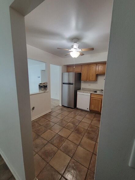 Building Photo - 2214 S Goebbert Rd