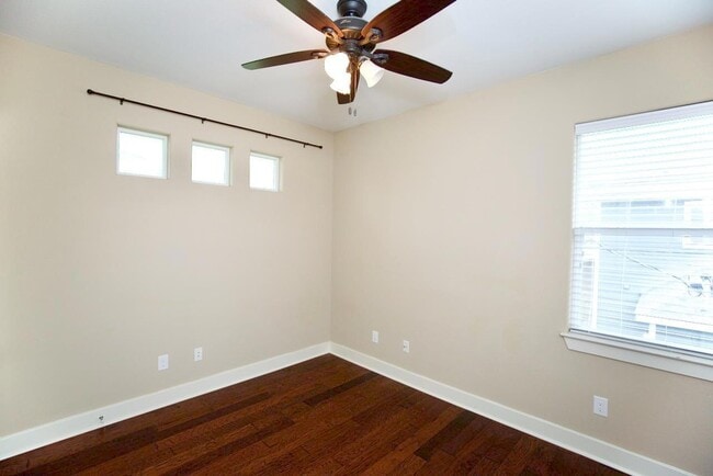 Building Photo - 1800 Richcreek Rd