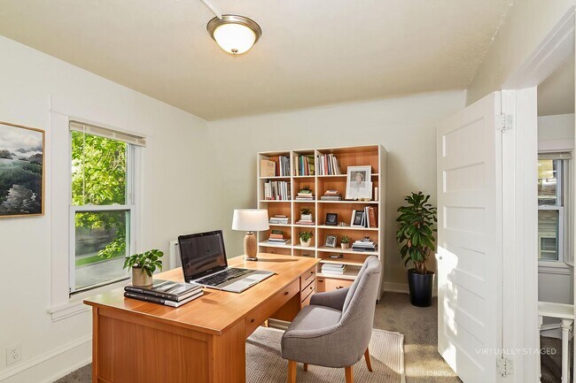 Building Photo - Newly Renovated Single Family Home - GREAT...