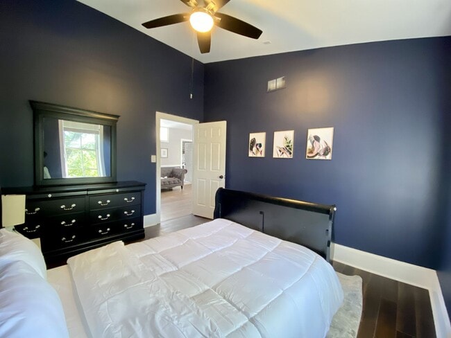 Building Photo - 712 N West St