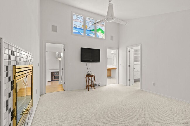 Building Photo - Just Reduced and READY NOW!! - Amazing Sce...
