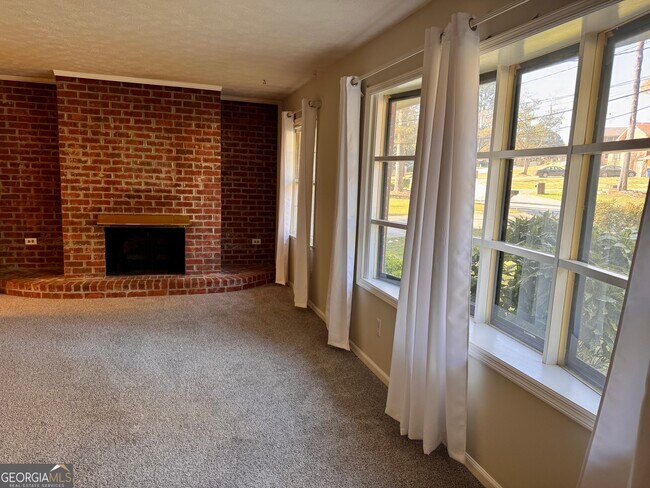 Building Photo - 3710 Creekview Cir