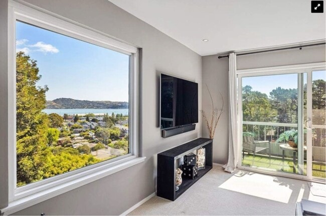 Building Photo - Vacation living every day. 2Bed/2Bath