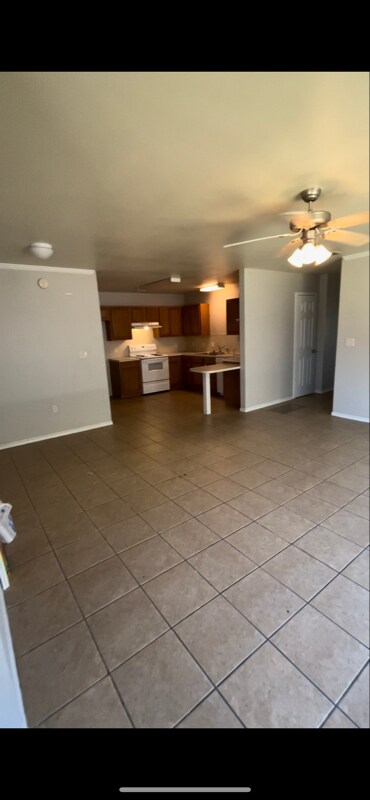 Building Photo - 309 N Chicago Ave