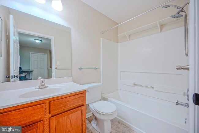 Building Photo - 3908 Grenwich Ln