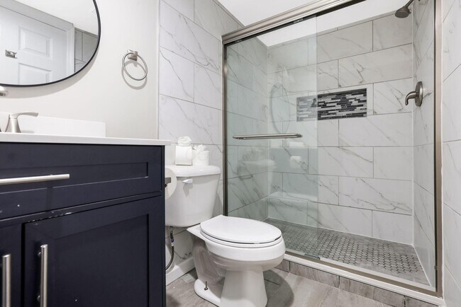 Building Photo - 412 E Oakland Ave