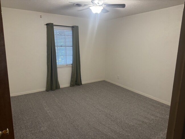 Building Photo - 2962 Mockingbird Ln