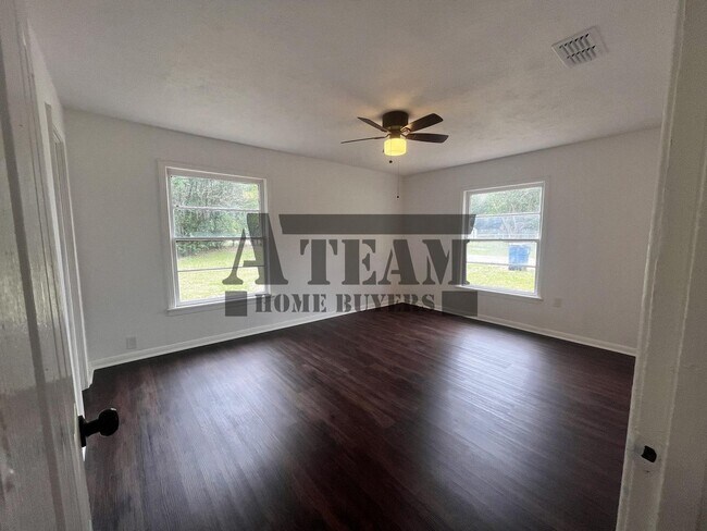 Building Photo - Fully Remodeled 3 Bedroom 2 Bathroom